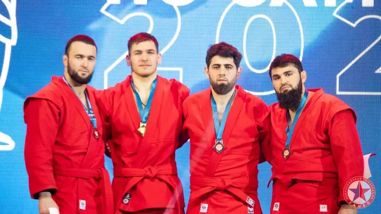 Самбисты из Республики - в числе победителей и призеров Чемпионата России.  Артём Тадин завоевал «зо