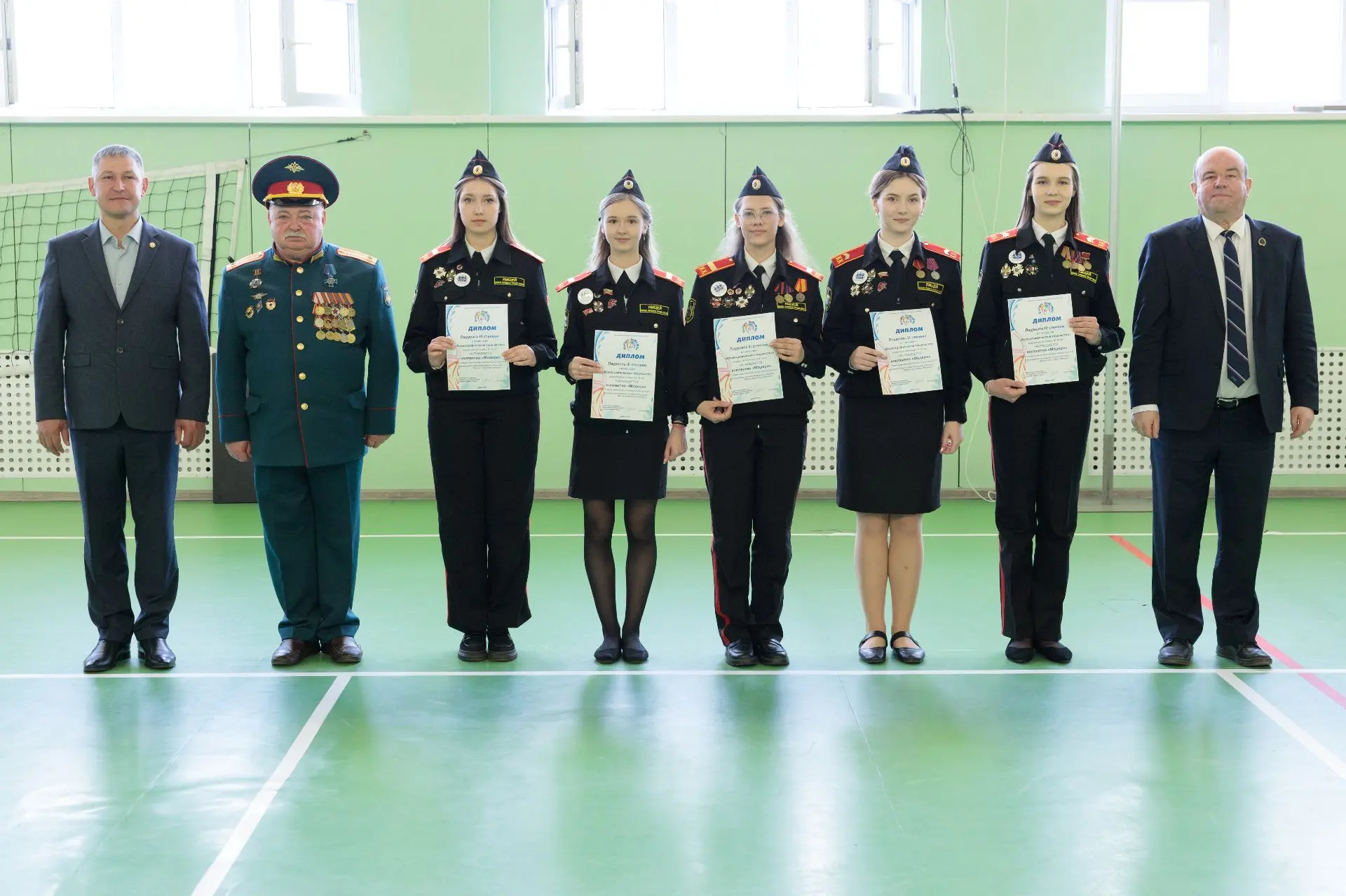 Итоговое построение в лицее имени генерал‑майора Хисматулина В. И.    В понедельник, 19 мая, в нашем