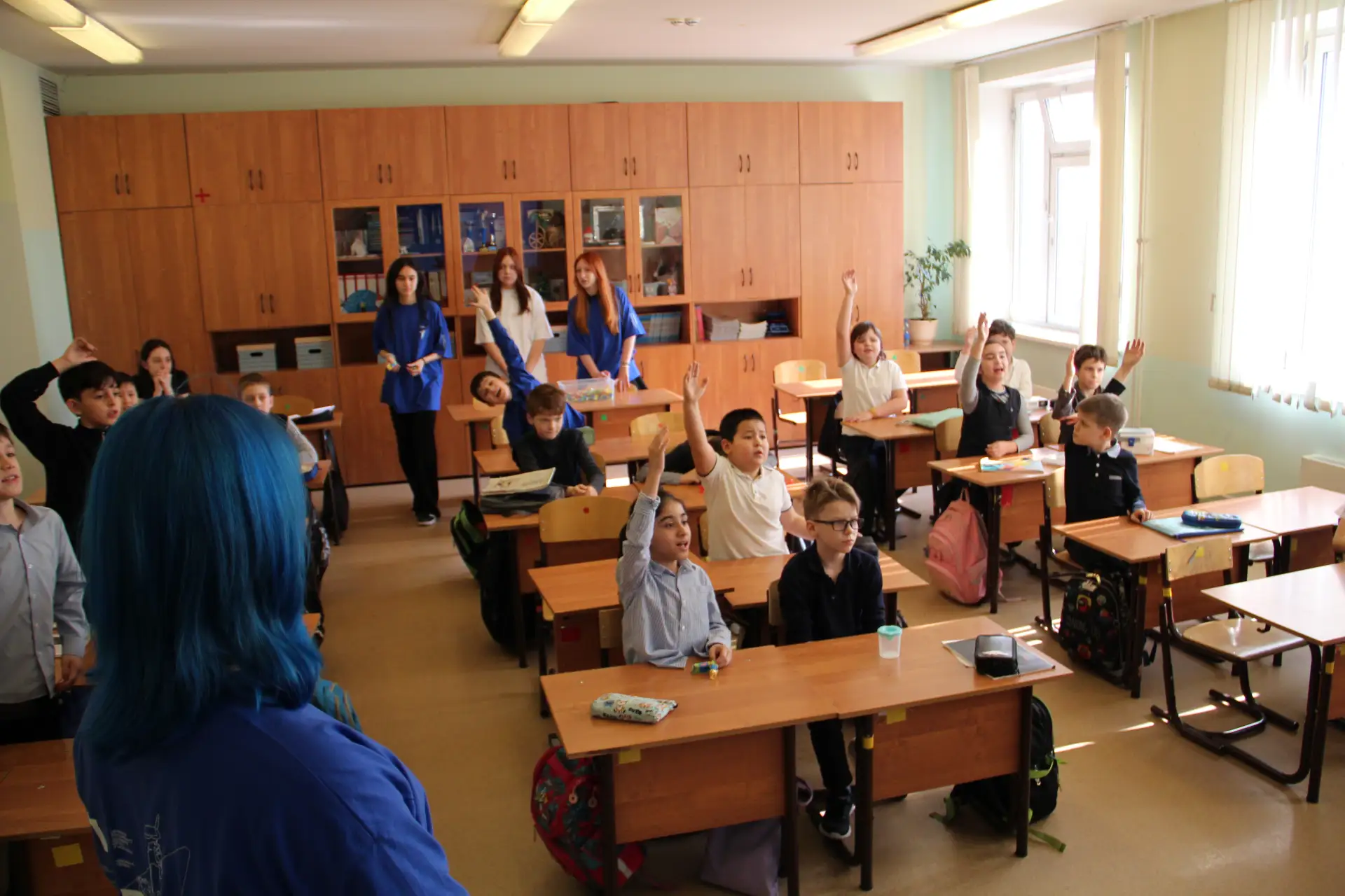 🔆«НАСТАВНИК  ДЛЯ  КАЖДОГО»🔆   ✅Активисты первичного отделения Движения Первых нашей Школы приняли уч