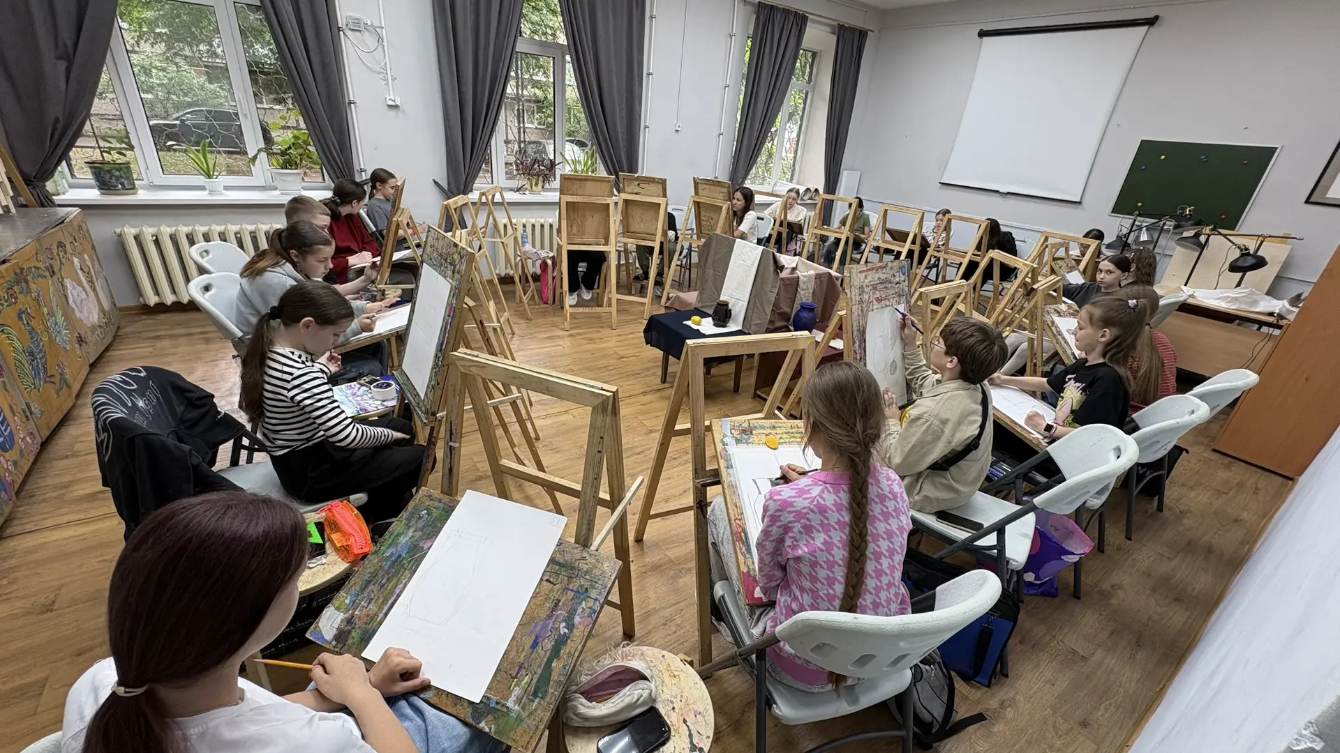 Второй этап вступительных экзаменов в самом разгаре🎨