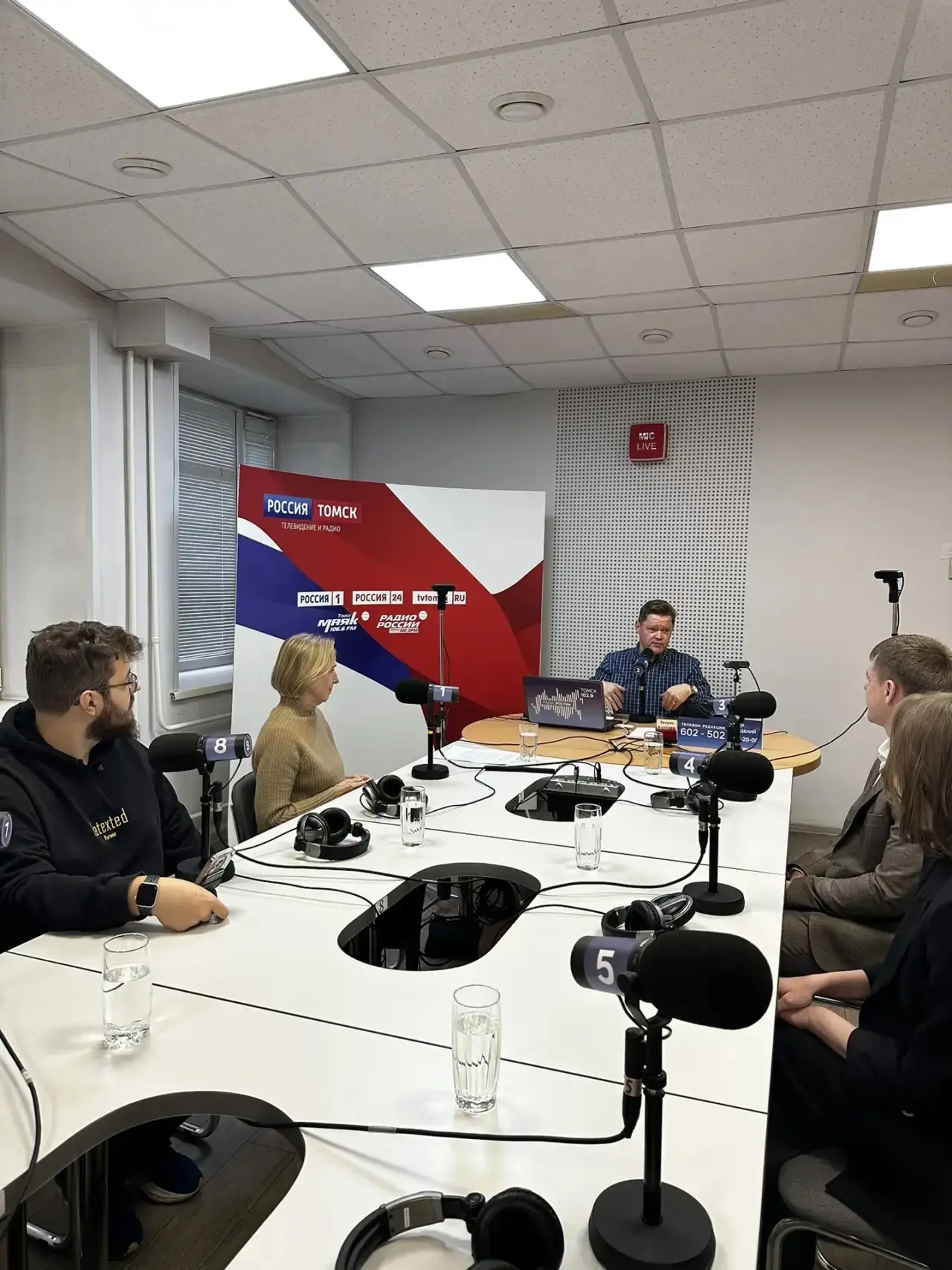 🔥В первый день форума «ЮНОВУС-2026» состоялся прямой эфир «Радио России» с участием Ог...