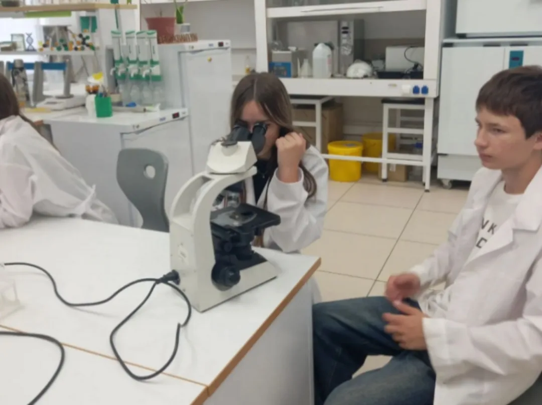 🔬16 июня для ребят из школьного лагеря состоялась выездная экскурсия в детский технопарк «Кванториу