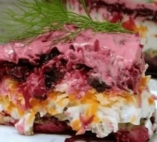 Салат «Чингисхан» — мощный вкус для праздничного стола 🥗 

Ингредиенты:

2 шт. свёклы
1 шт. моркови