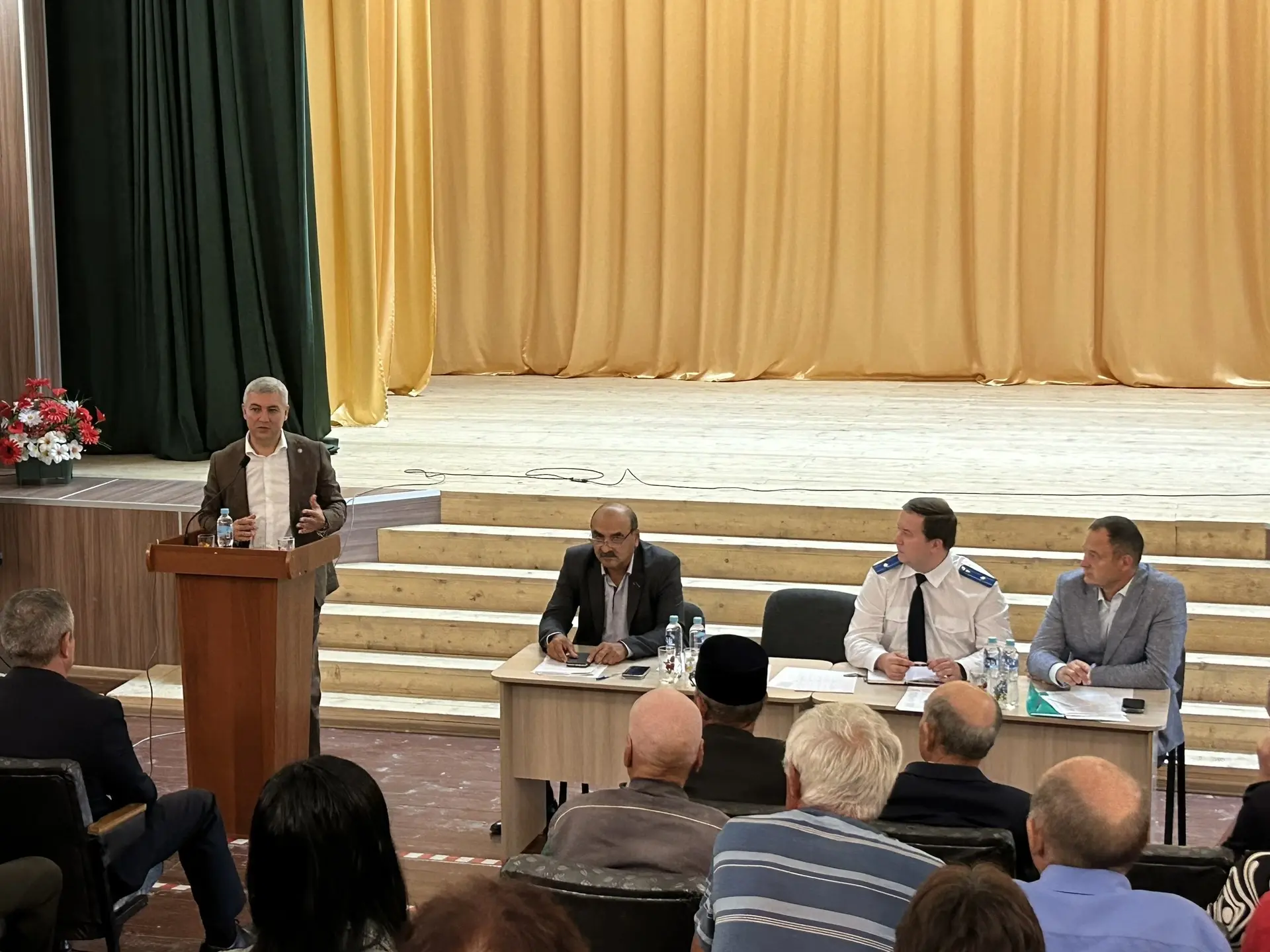 Продолжаются сходы граждан в сельских поселениях. Сегодня встретились с жителями Нижнет...