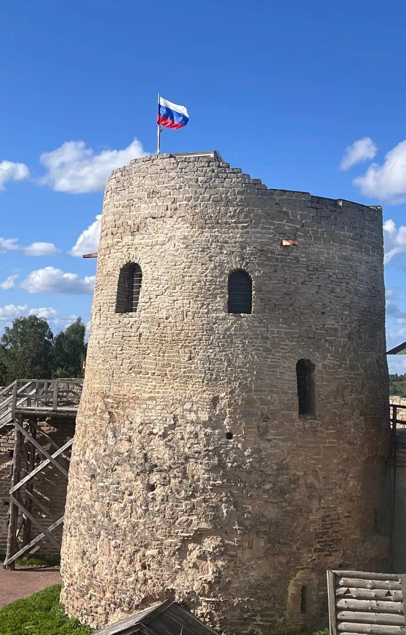 Изборская крепость