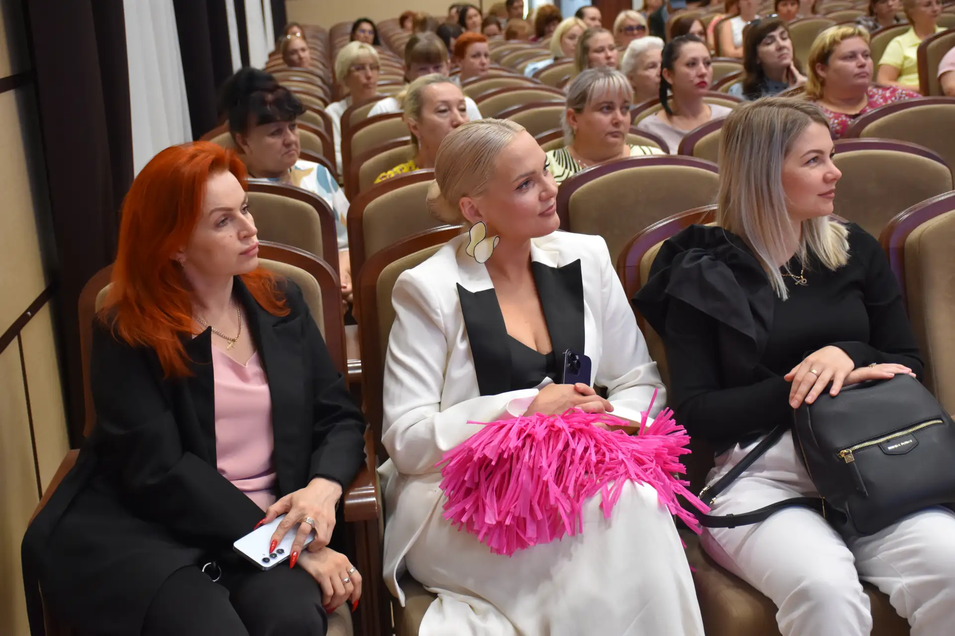 В школе искусств № 1 им. Левшича состоялись встречи депутата Государственной Думы Дмитр...