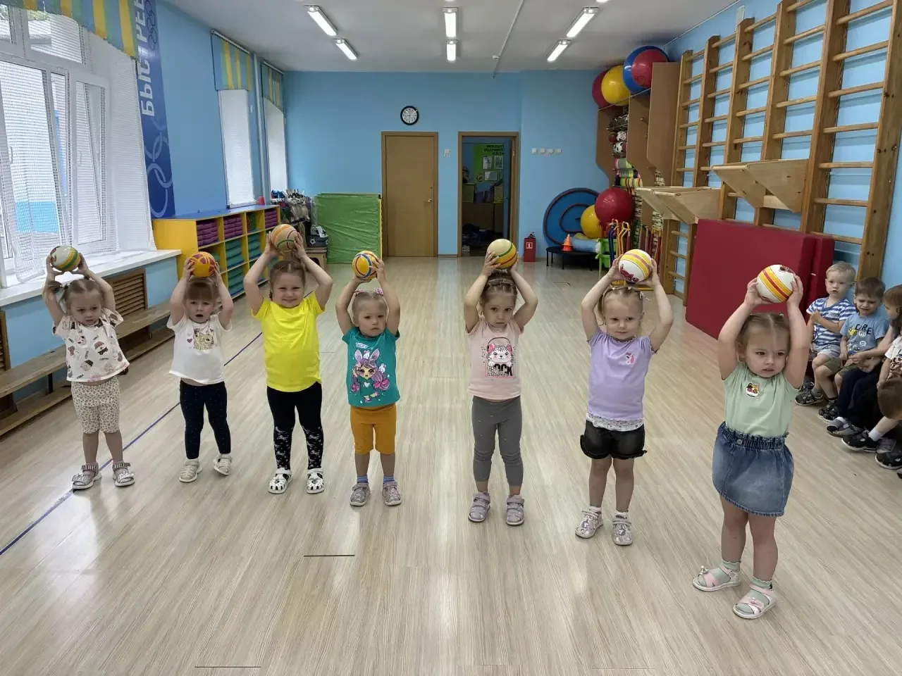🎉 День мяча в нашем саду! 🎉

Сегодня у нас прошёл замечательный «День мяча» — насыщенный, весёлый 