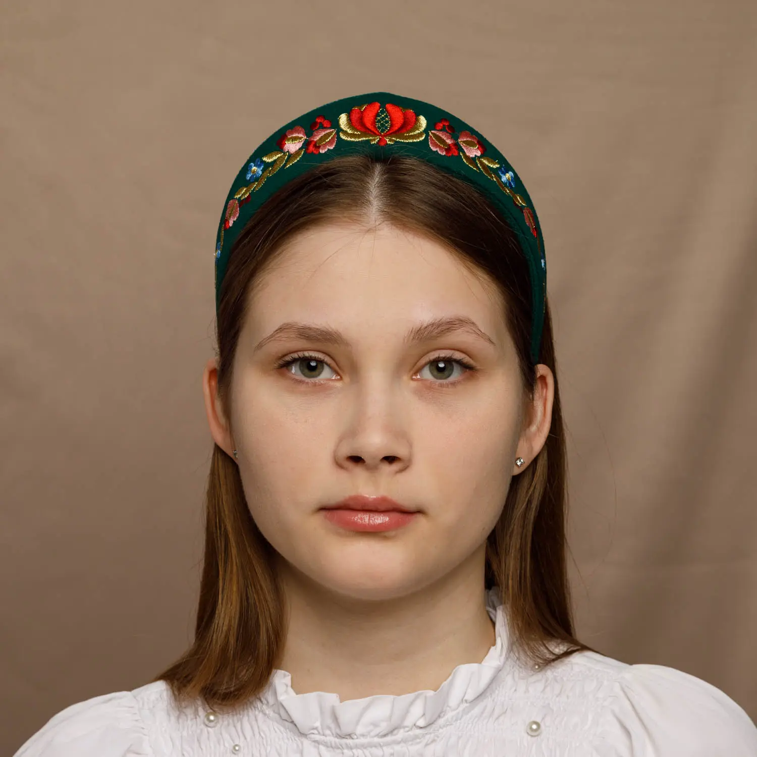 КОКОШНИК «ВАСИЛИСА», украшенный полевыми цветами 🌷.