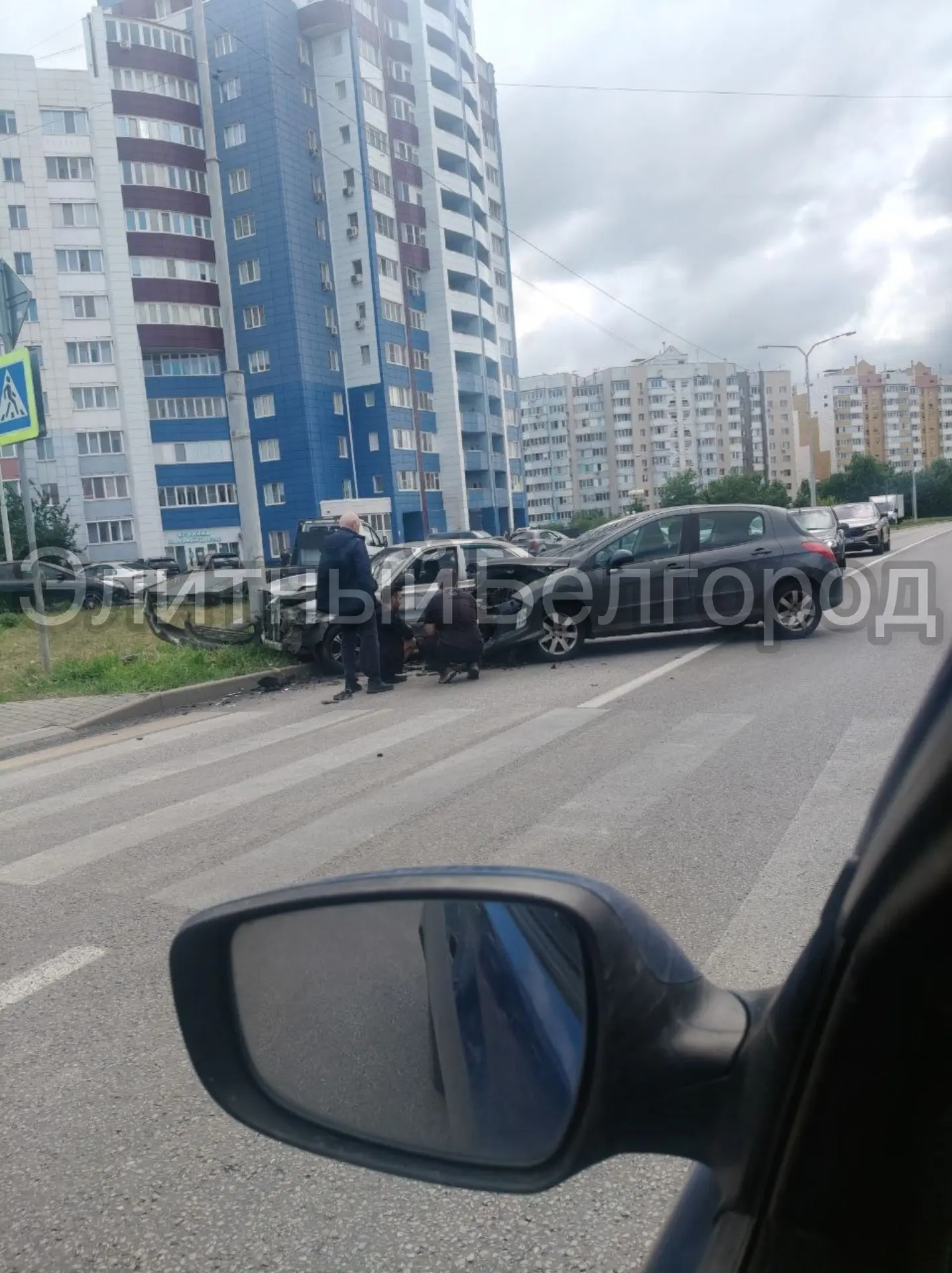 ❗️Сегодня на бульваре Юности произошло жесткое ДТП 

Предварительно, столкнулись два автомобиля. Суд