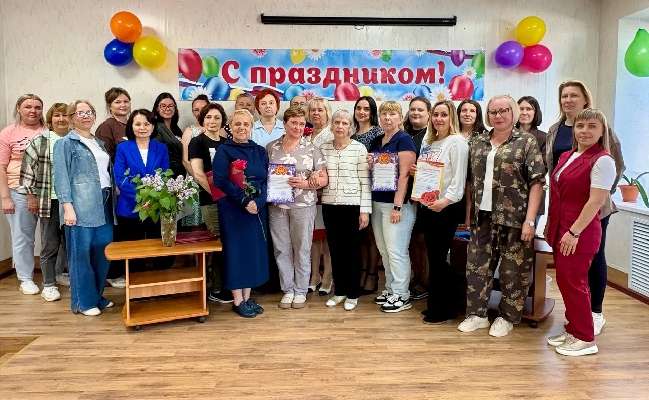 8 ИЮНЯ, в День социального работника, сотрудники социальной защиты населения получили заслуженные на