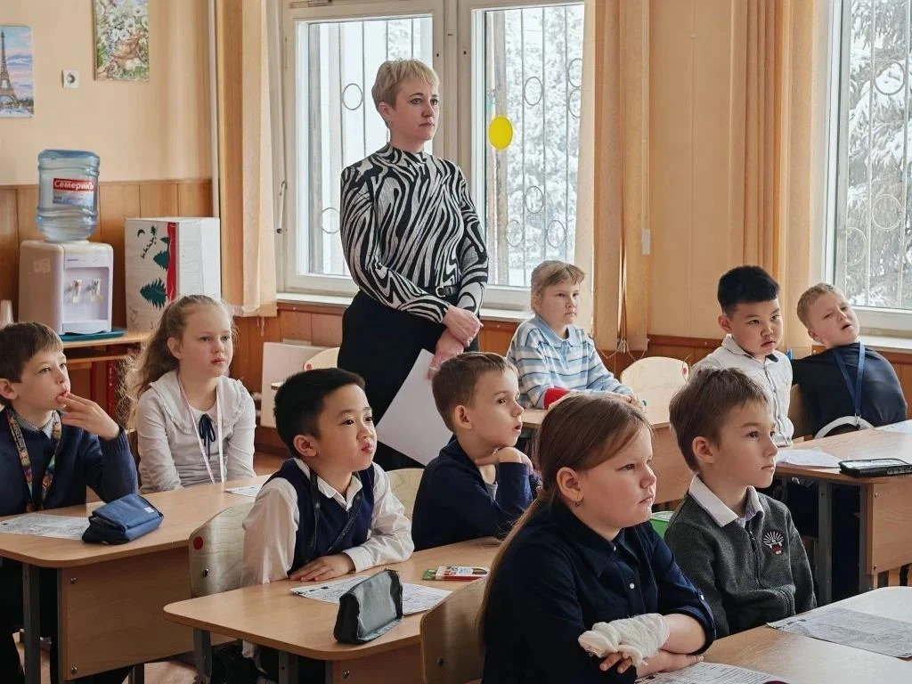 🌟 Сила команды: «Разговоры о важном» в 1 «Е» классе  Сегодня мы заглянули в гости к первоклассникам 