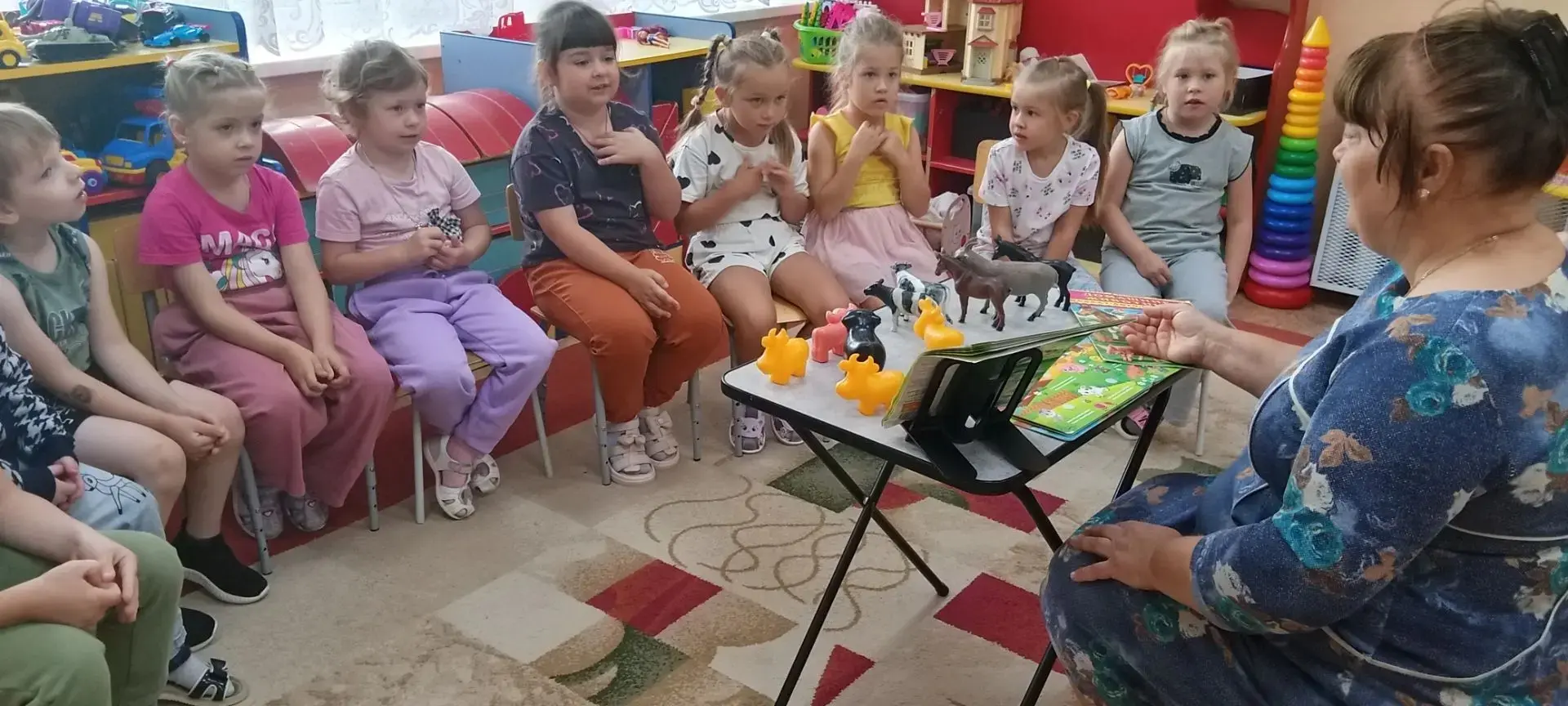 🔹 В группе 2 продолжается реализация парциальной программы:  "СемьЯ - это Мы!"