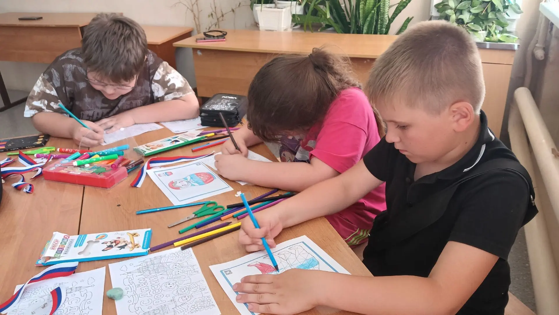 🇷🇺 «Родиной горжусь»: как прошла наша предпраздничная неделя в лагере"Смена"
Эти дни в нашем пришк