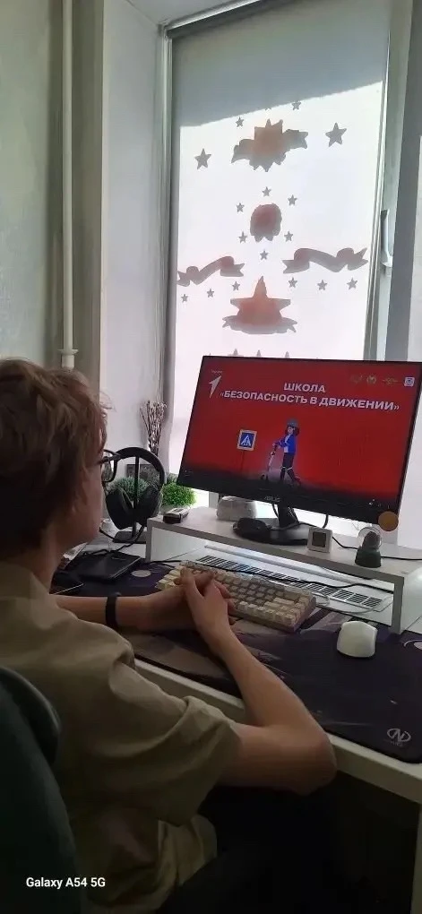 🚗В школе №37 города Чебоксары состоялся тематический классный час, посвящённый безопасности дорожног