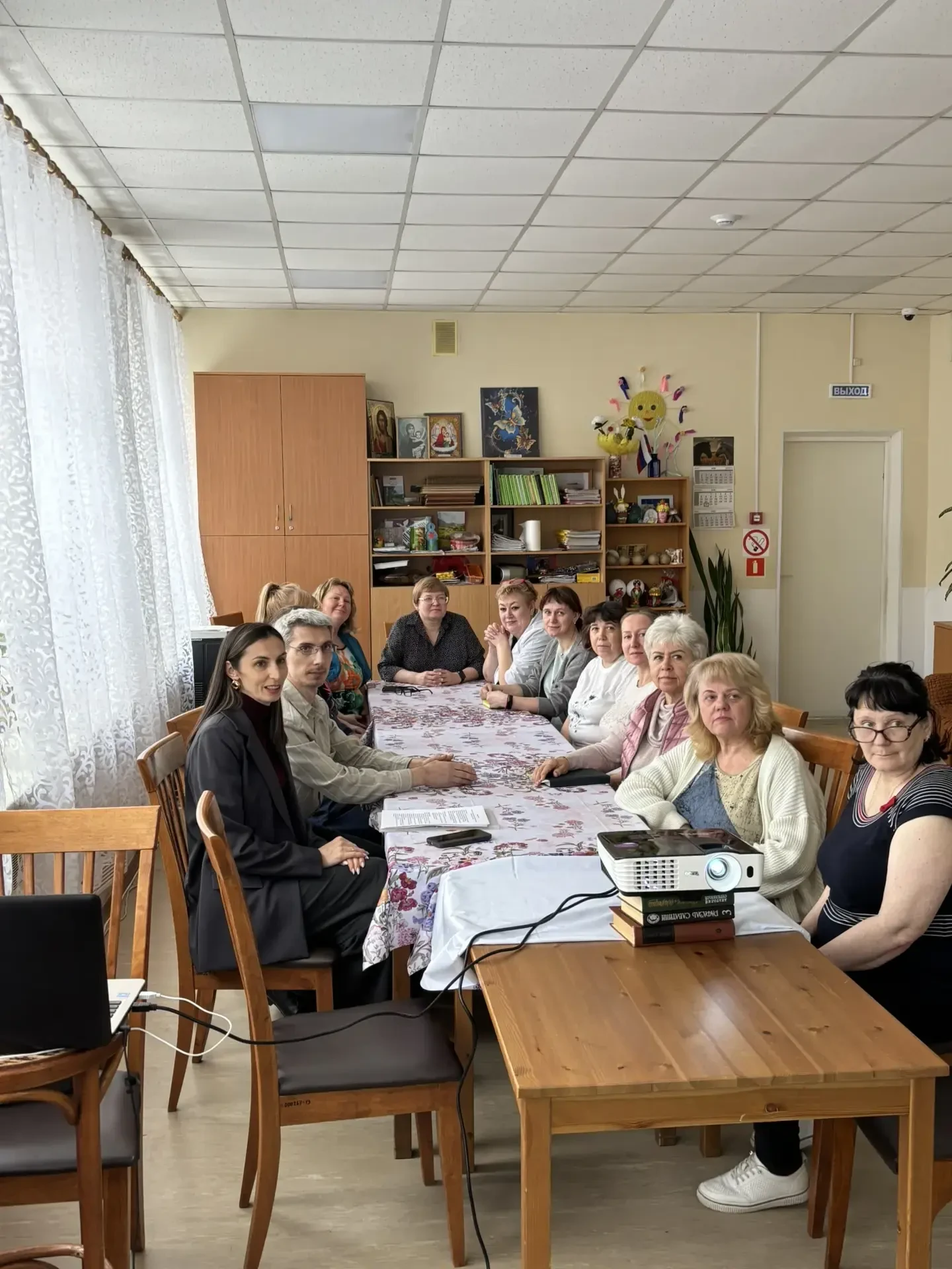 28 апреля 2026 в ЛОГАУ «Всеволожский КЦСОН», была проведена встреча специалиста по охра...