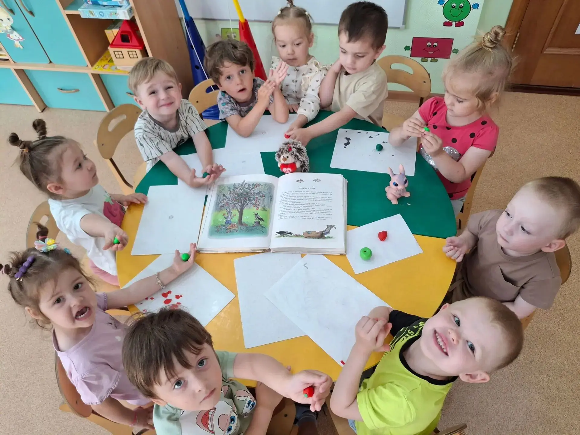 День сказок Владимира Сутеева

📚В честь дня рождения знаменитого детского писателя и художника-муль