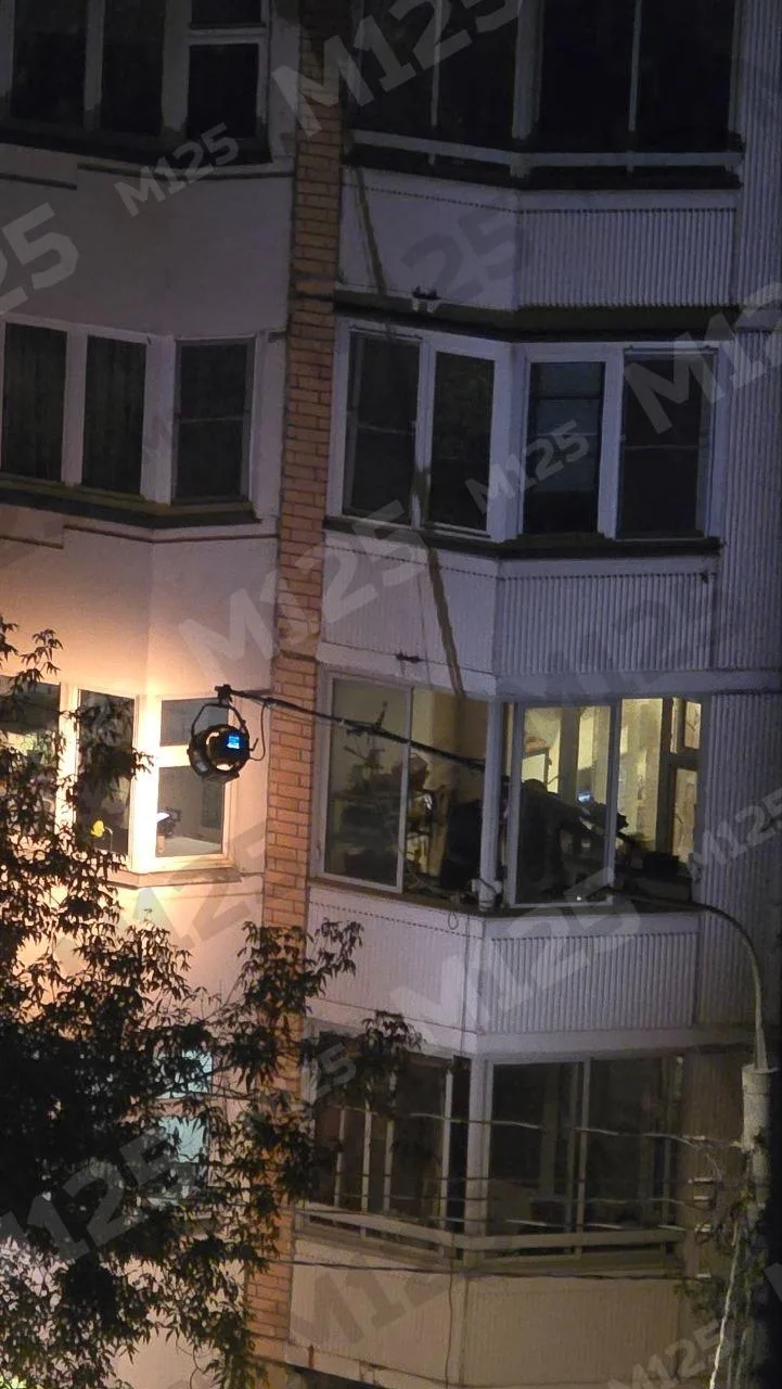 👀🎬 Внимательные соседи заметили какие-то съёмки в доме 65к2 по Ангарской.