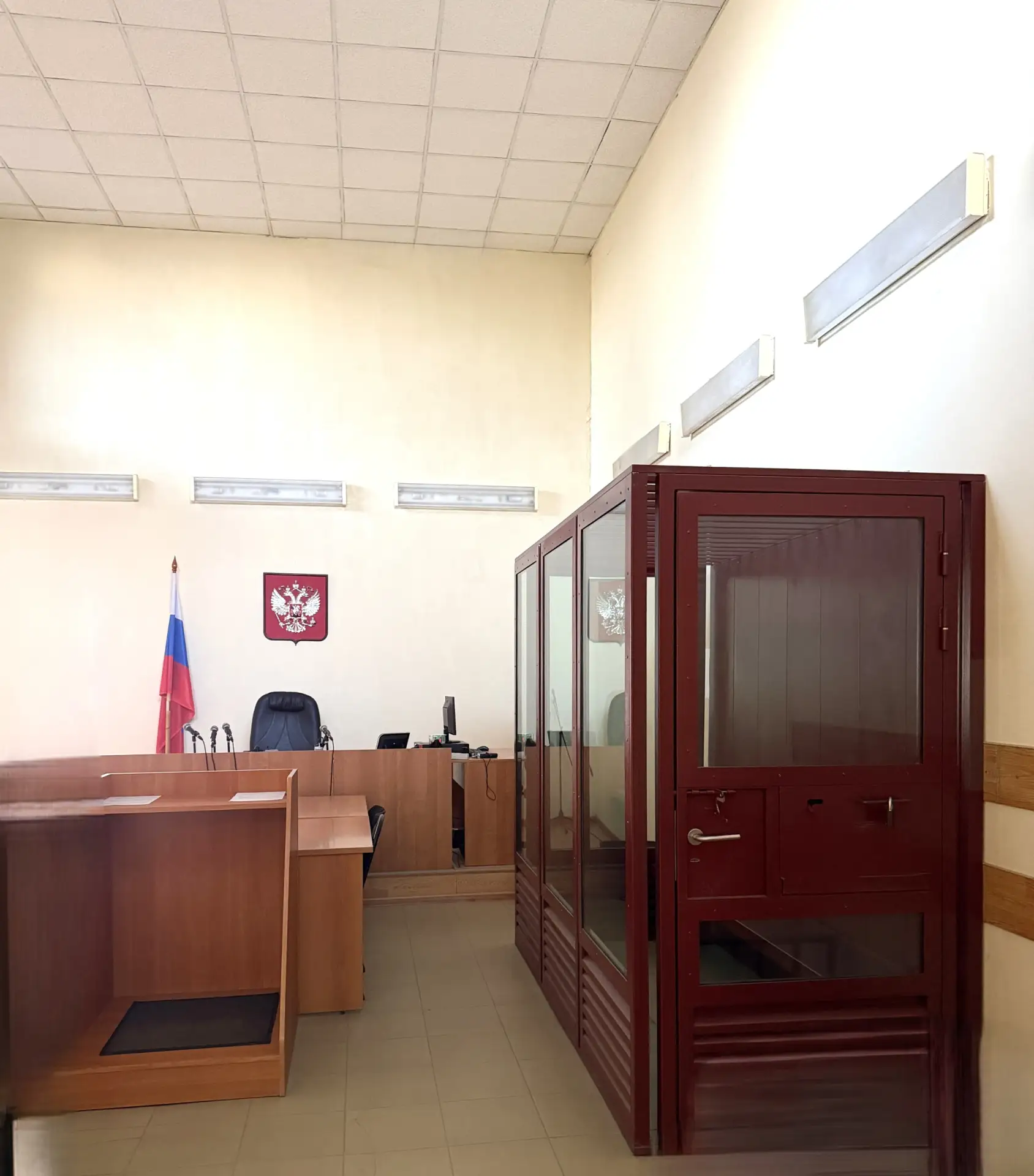 Здравствуйте, уважаемые читатели!
Сегодня я хочу поделиться с вами опытом работы с судебными пристав