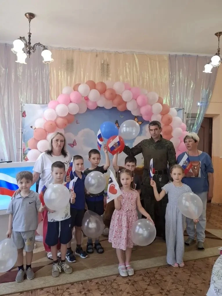 Сегодня в нашем детском саду прошло волнующее и очень важное событие. В гости к ребятам...