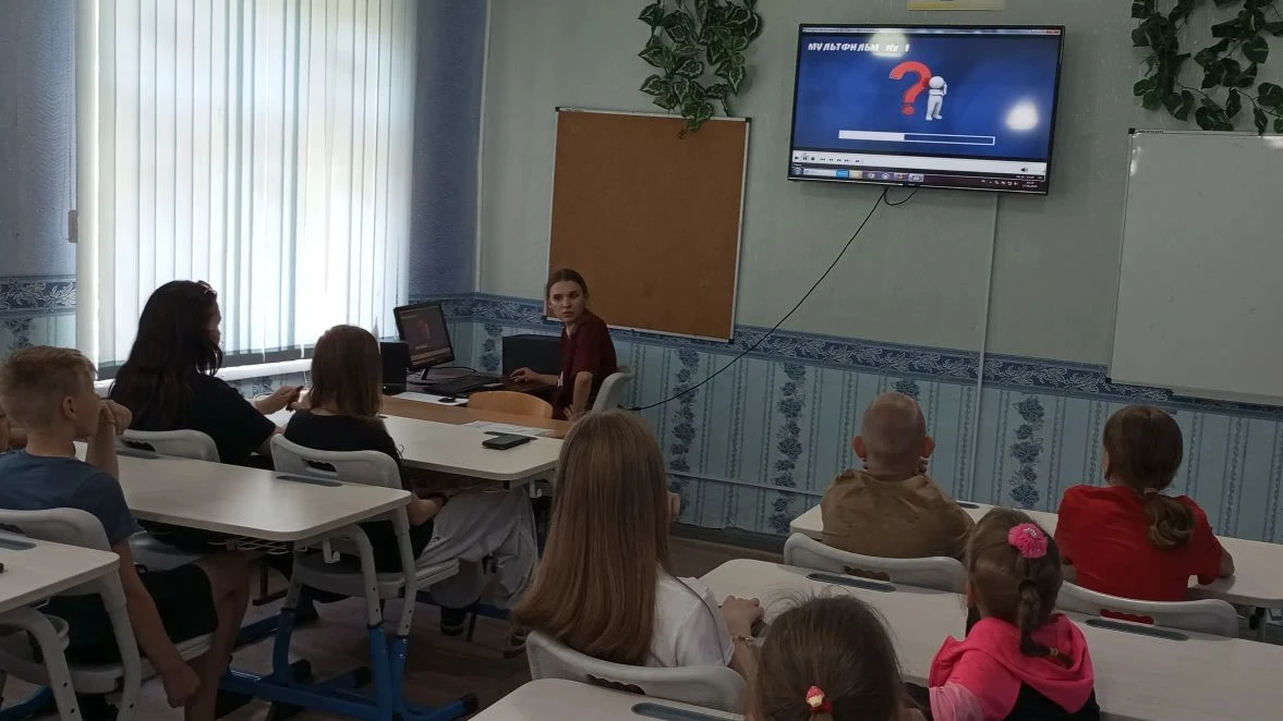 Как один день в лагере показал: вместе — дружнее и веселее! 
В нашем пришкольном детском лагере «Сол
