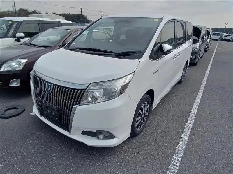 💥💥💥 Toyota Esqvaer Hybrid 💥💥💥
      Прибытие авто в конце Апреля 
✅2015год выпуска 
✅ 1.8 Гибр