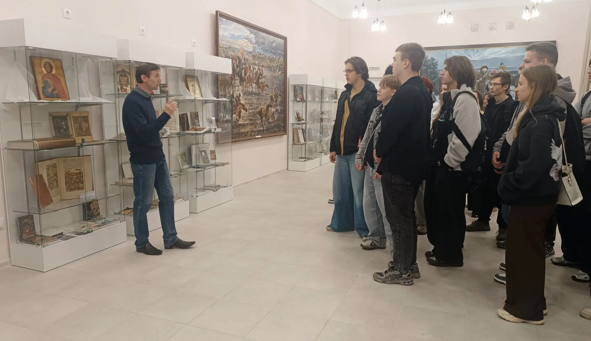 ОТ ОСТРОМИРОВА ЕВАНГЕЛИЯ ДО СОВРЕМЕННОСТИ: СОСТОЯЛАСЬ ПЕРВАЯ ДЛЯ СТУДЕНТОВ ЭКСКУРСИЯ ПО...