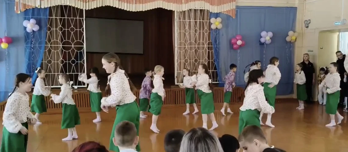 🌸 В нашей школе прошел замечательный концерт, посвященный Международному женскому дню ...
