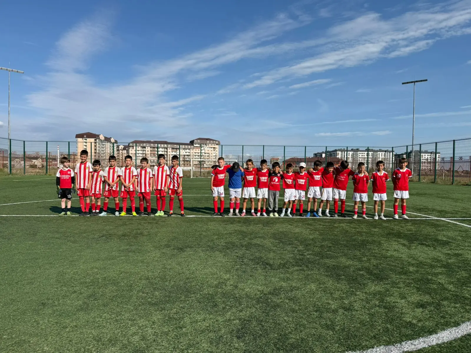 ⚽️ Товарищеский матч — это не только игра, но и важный шаг в развитии юных футболистов!