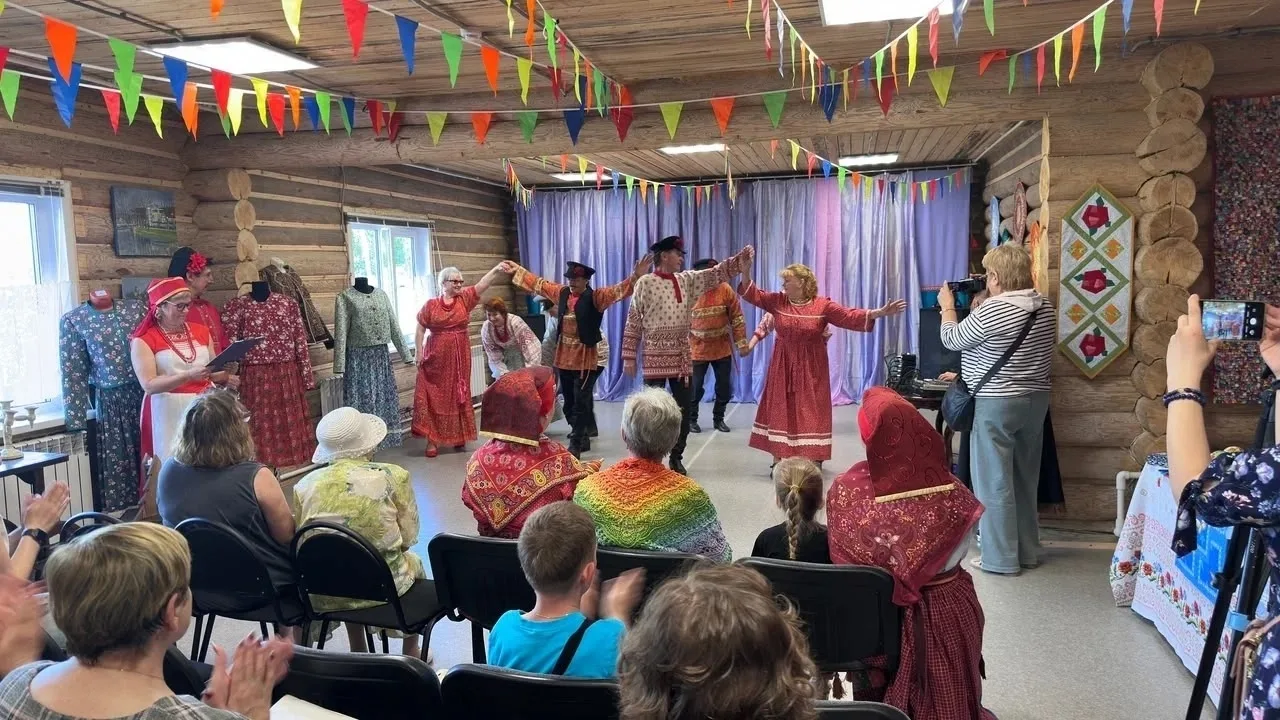 🎨✨ Празднование «Традиции и современность» в КРЦ «Светоч»

В культурном центре «Светоч» отметили Вс