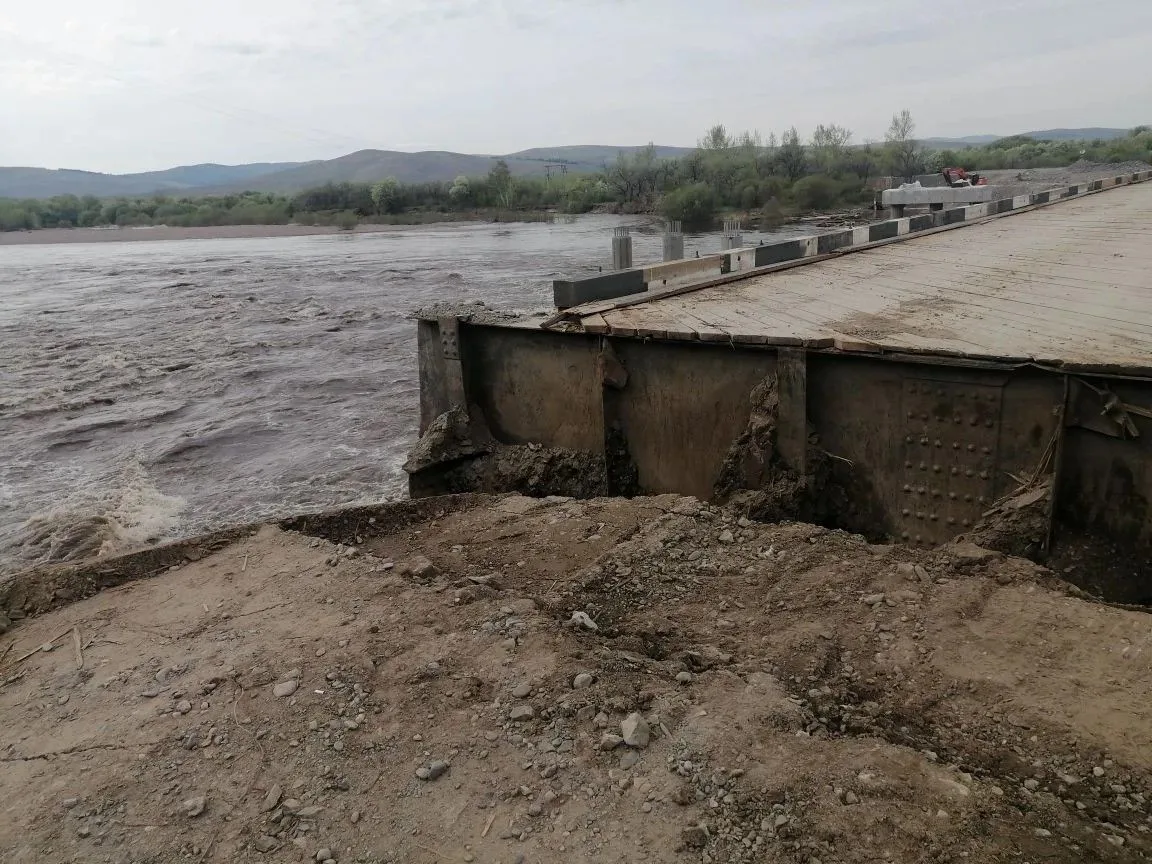 Дал поручение руководителю Бурятрегионавтодора Игорю Петрову сегодня выехать на место для координаци