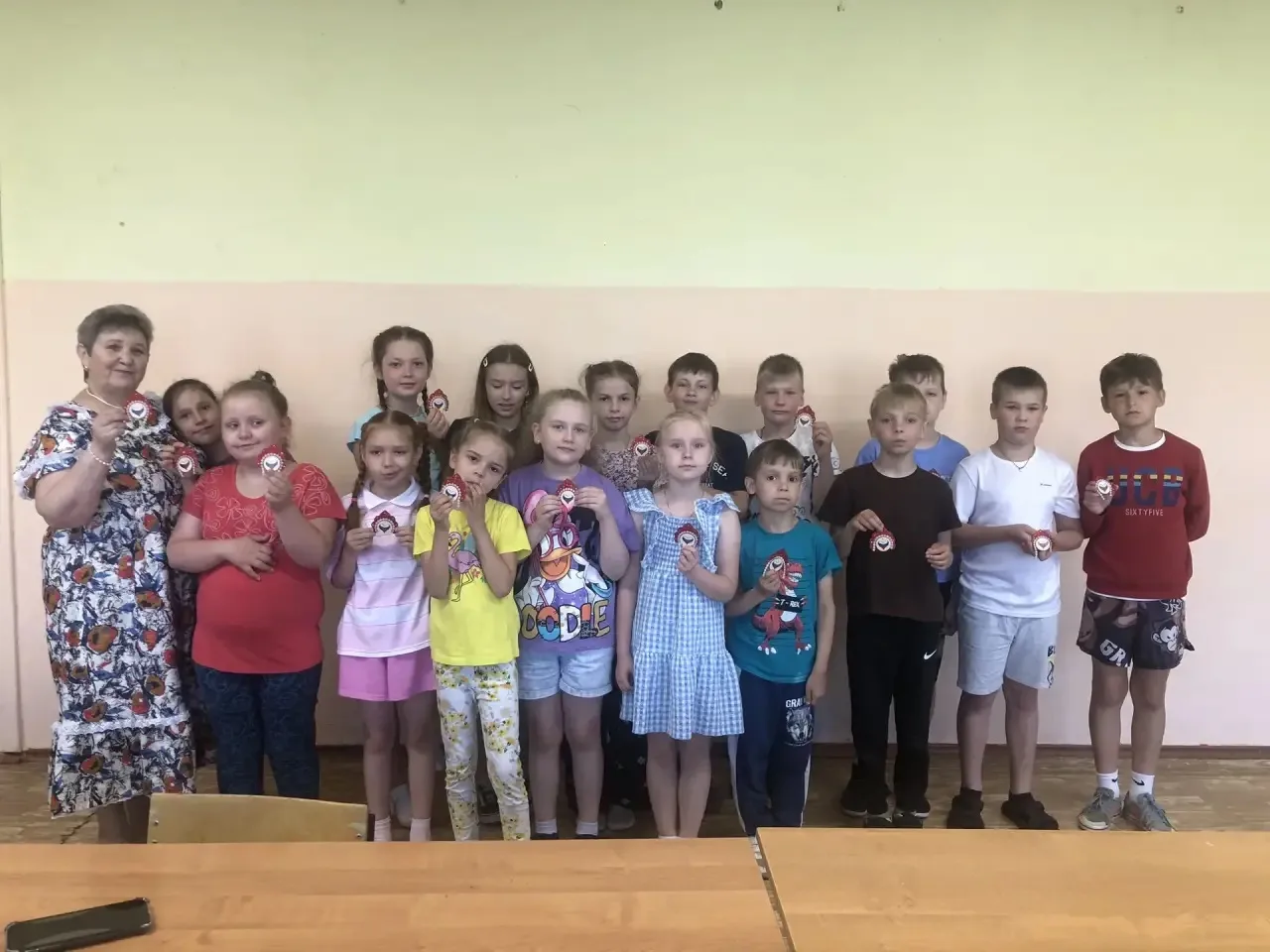 Волшебство творчества и дух патриотизма соединились в нашем школьном лагере! Ко Дню России ребята ус