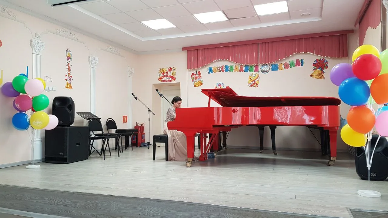 В детской школе искусств прошел выпускной вечер для ребят,завершивших своё образование ...