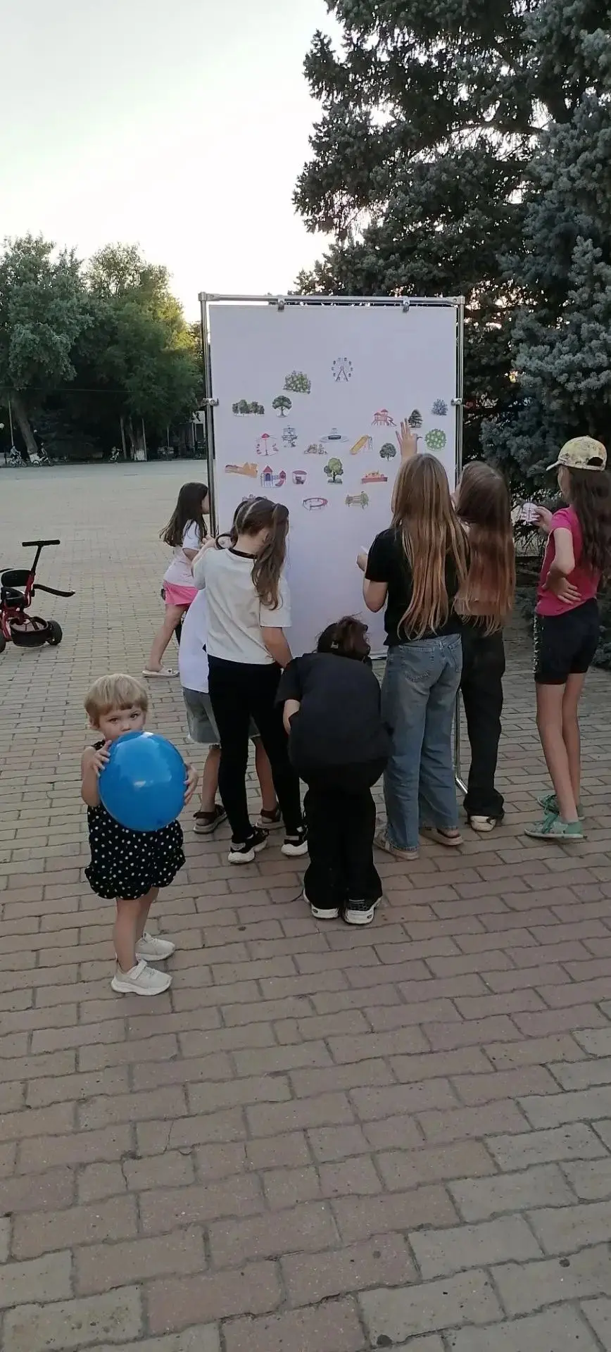 Развлекательная программа для детей «Ура, лето!»