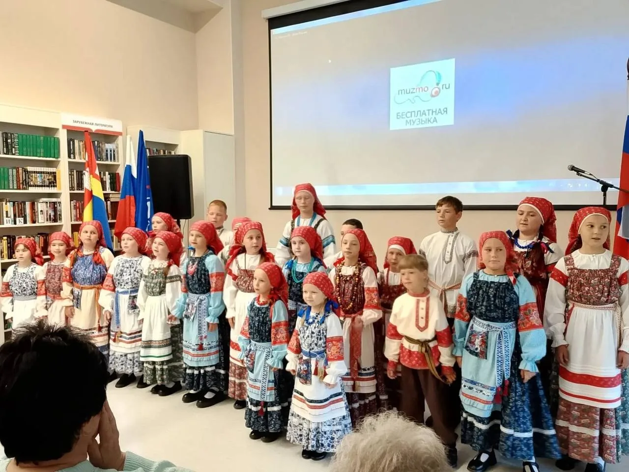 Душевный вечер в библиотеке им. Белинского 🇷🇺♥️

13 июня в нашей модельной библиотеке состоялся ли