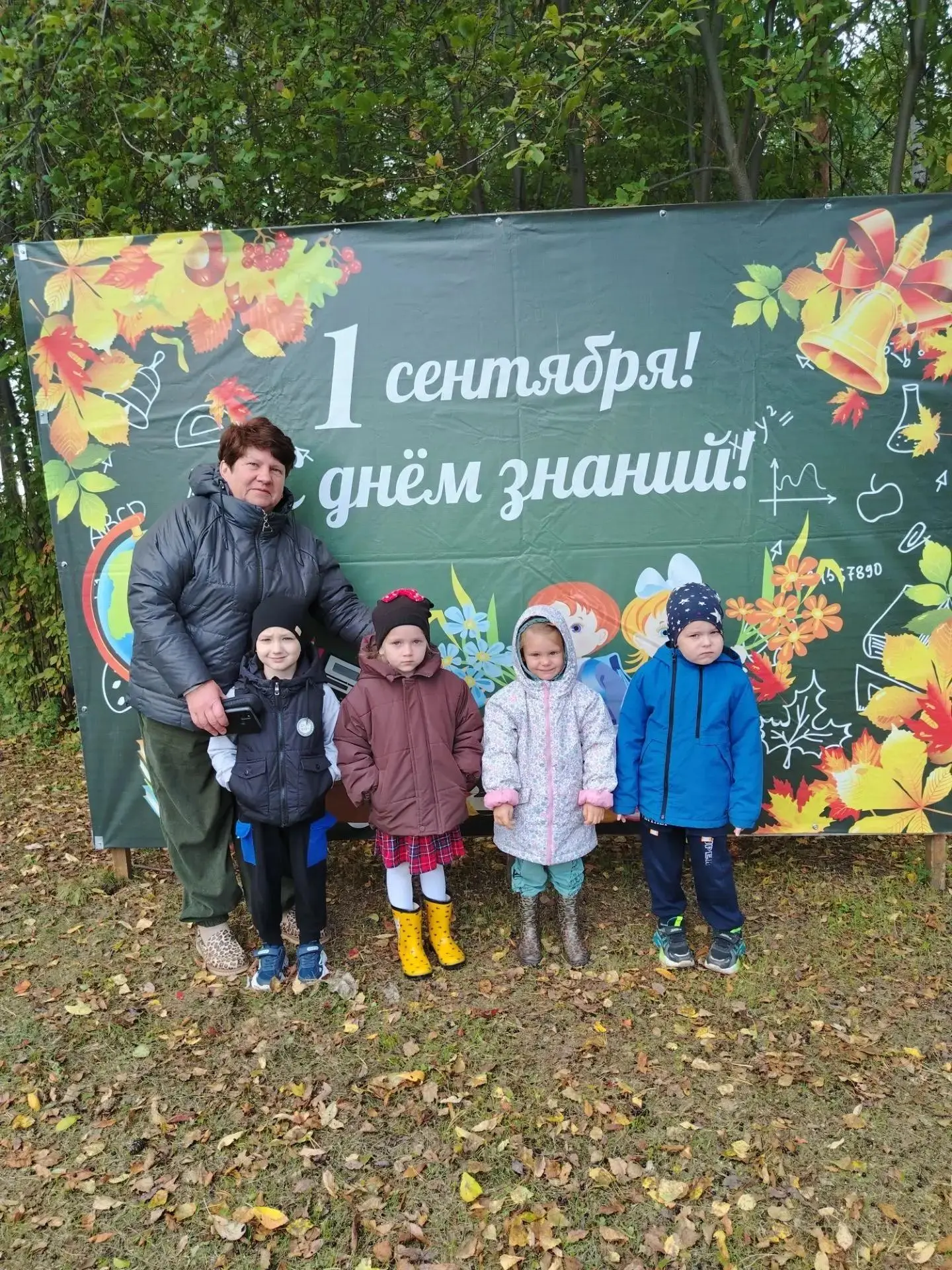 🎉 «Маленькие артисты — большие эмоции: дошколята поздравили всех с началом учебного го...