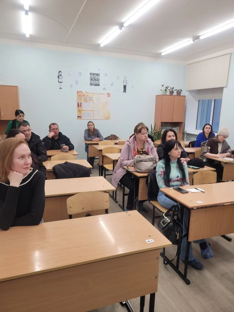 Сегодня  в нашей школе состоялось важное родительское собрание для одиннадцатиклассников и их родите