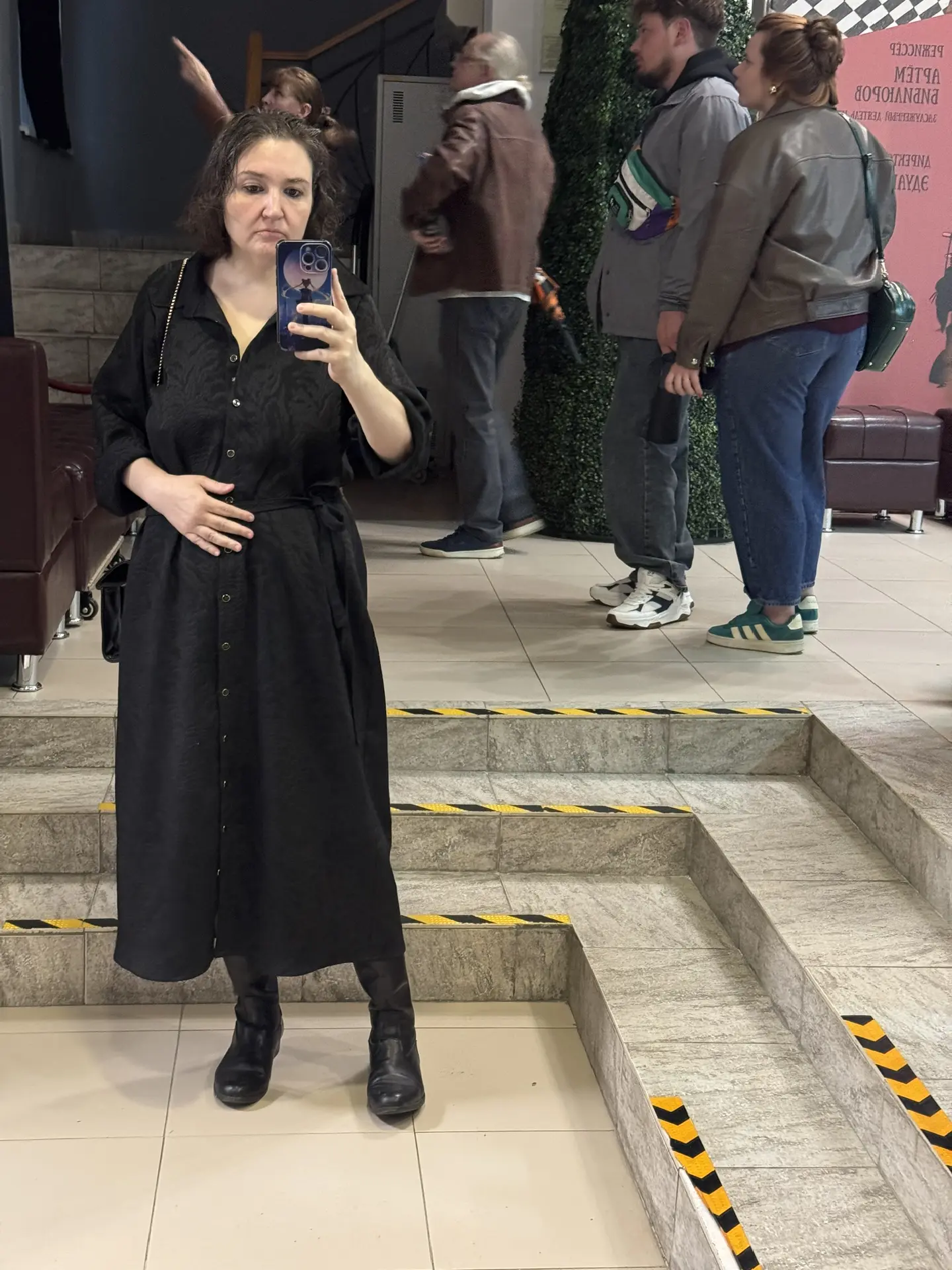 Вчера ходила на спектакль «Ночь перед Рождеством» по Гоголю, где играет мой друг и коллега Паша Ремн