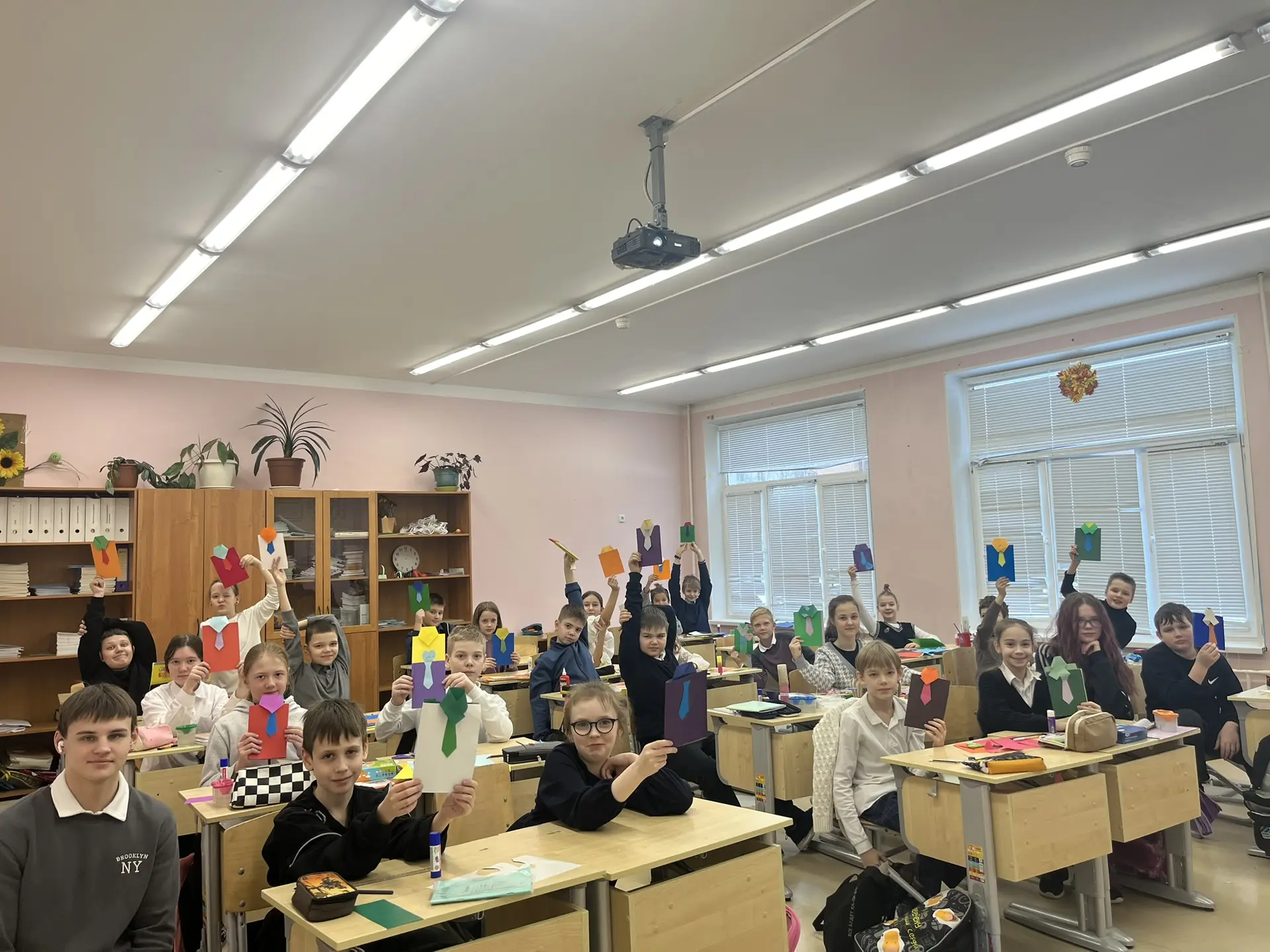 С 23 февраля поздравляем! 🇷🇺  В преддверии Дня защитника Отечества в нашей школе царила особенная, т
