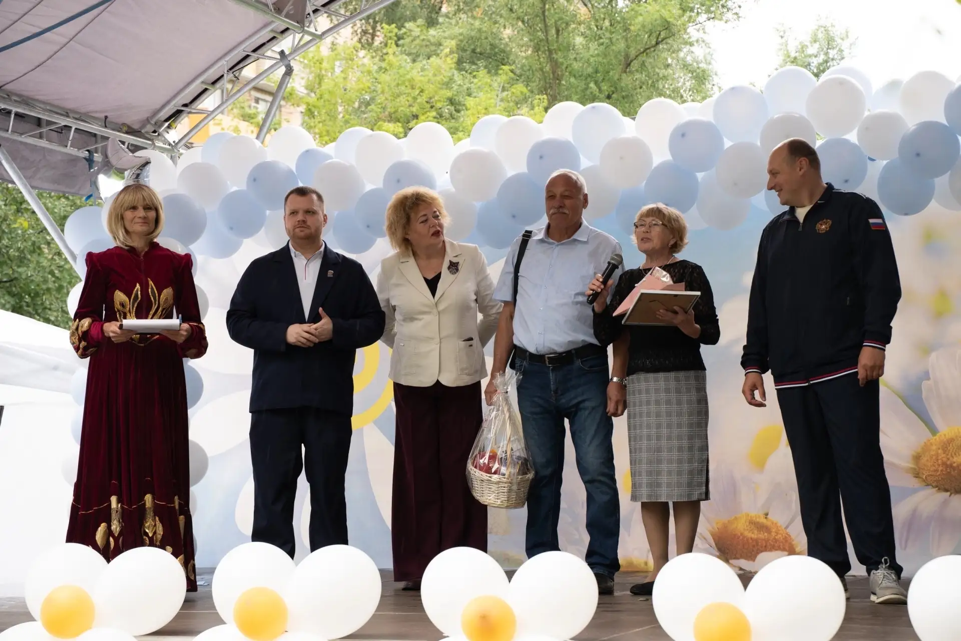 Новопеределкино | Солнцево-парк | Москва🏡

На западе Москвы отметили День семьи, любви и верности

