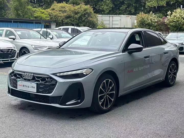Доступен к заказу 🔝 Из Китая

☑️Audi A5L 
☑️Год выпуска 2025/12
☑️Пробег 900км
☑️Двигатель 2.0 на 1