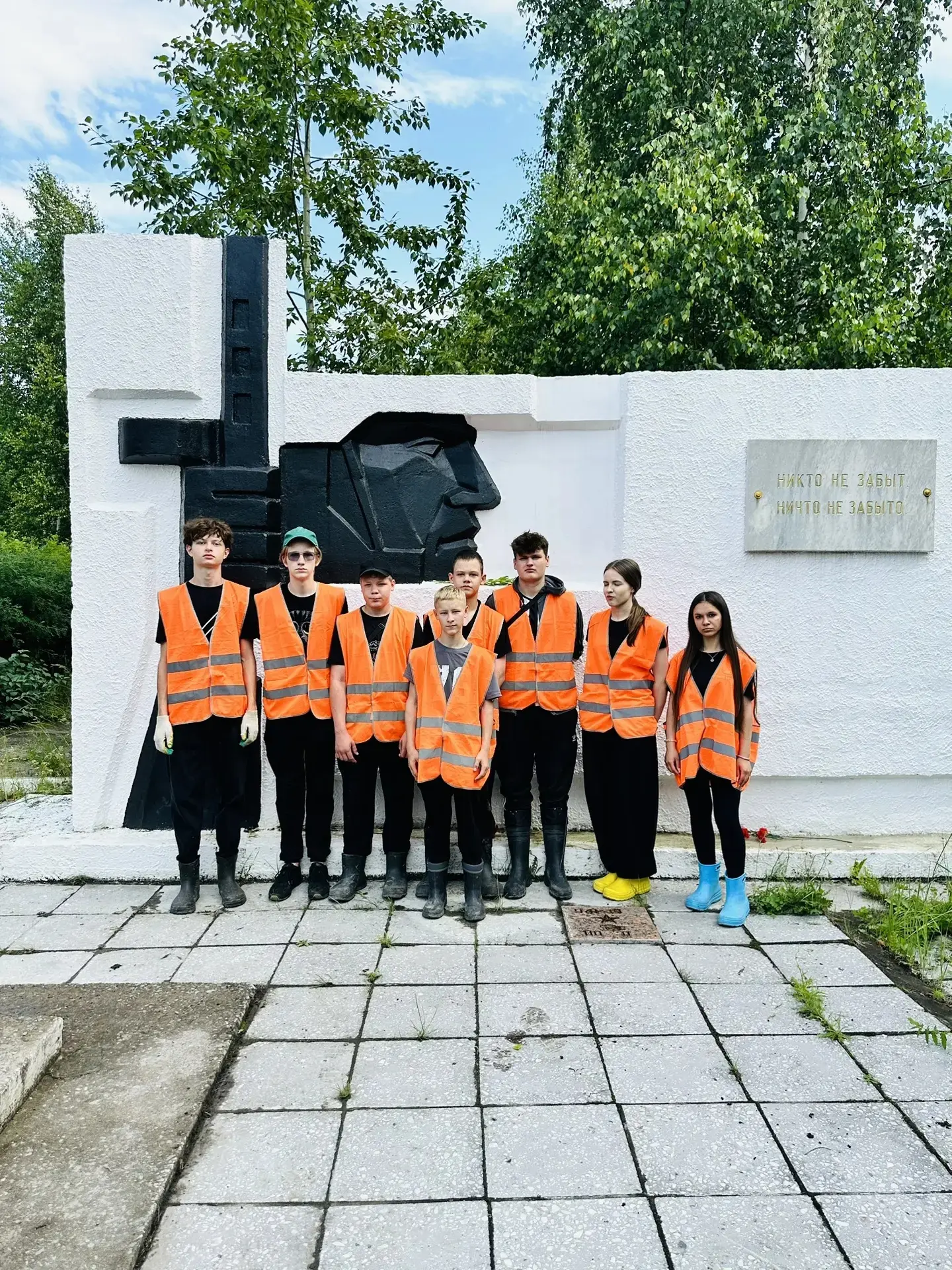 Мы помним. Мы скорбим. Мы гордимся.

22 июня — день, когда мы склоняем головы в скорби и безмолвии. 