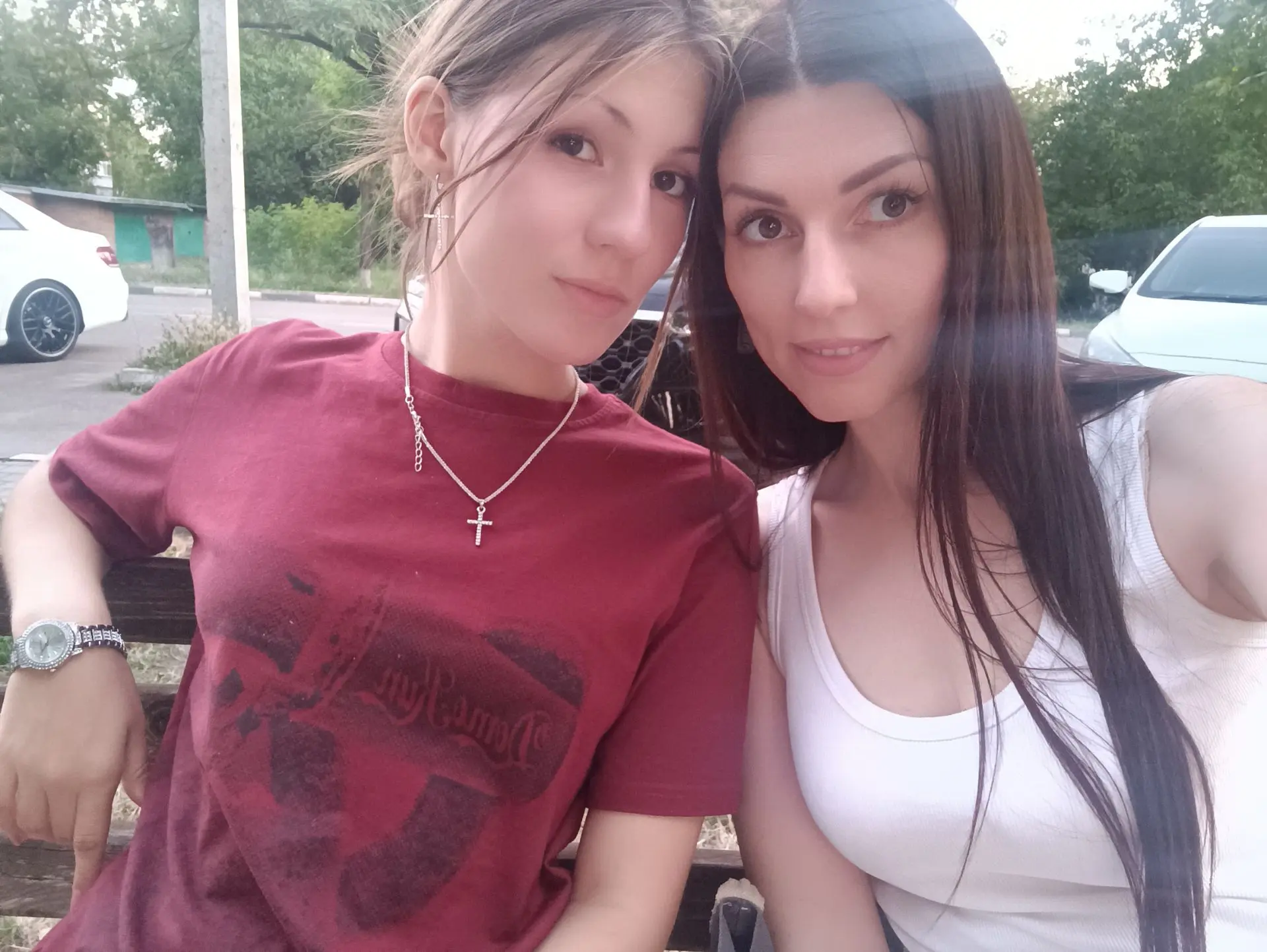 Сегодня мы прогулялись с дочей, ну можно сказать 50 на 50. Погода супер.