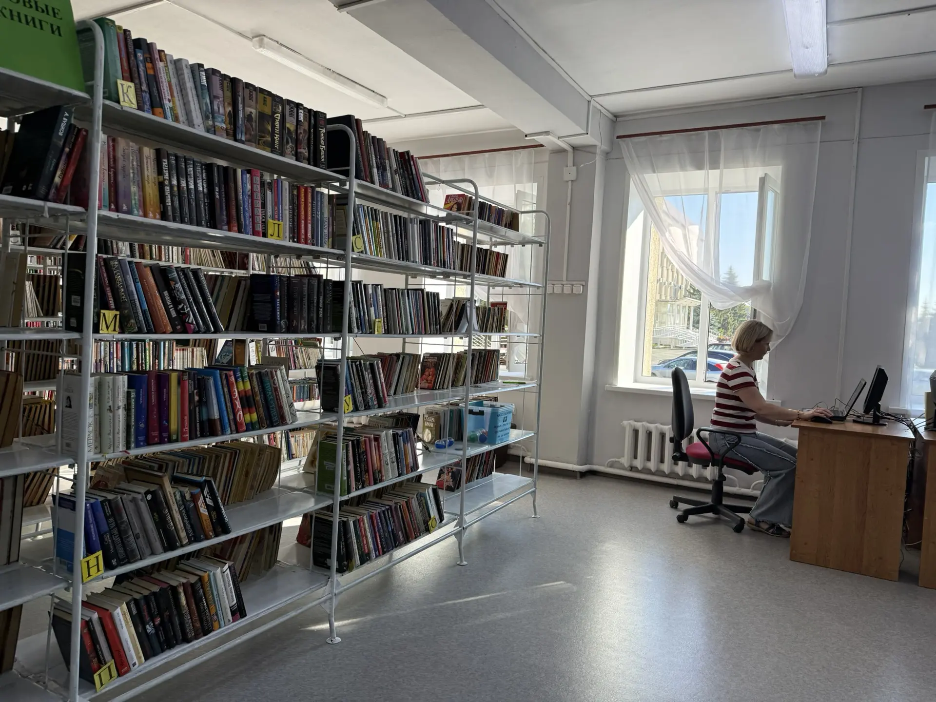 📚Врип Главы г. Шадринска Ирина Гизатова рассказала о ремонте абонемента библиотеки