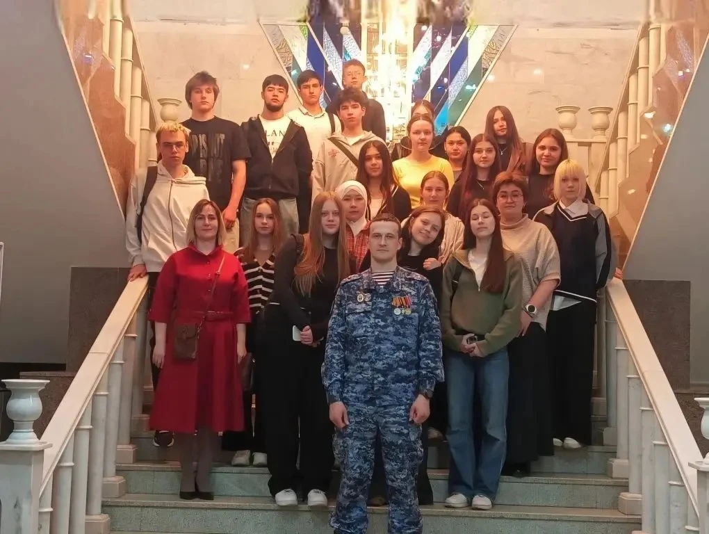 «Ромео» в библиотеке Пушкина: поэзия, подвиг и барабан «Поля чудес» 📚🎖️

В библиотеке им. А.С. Пуш