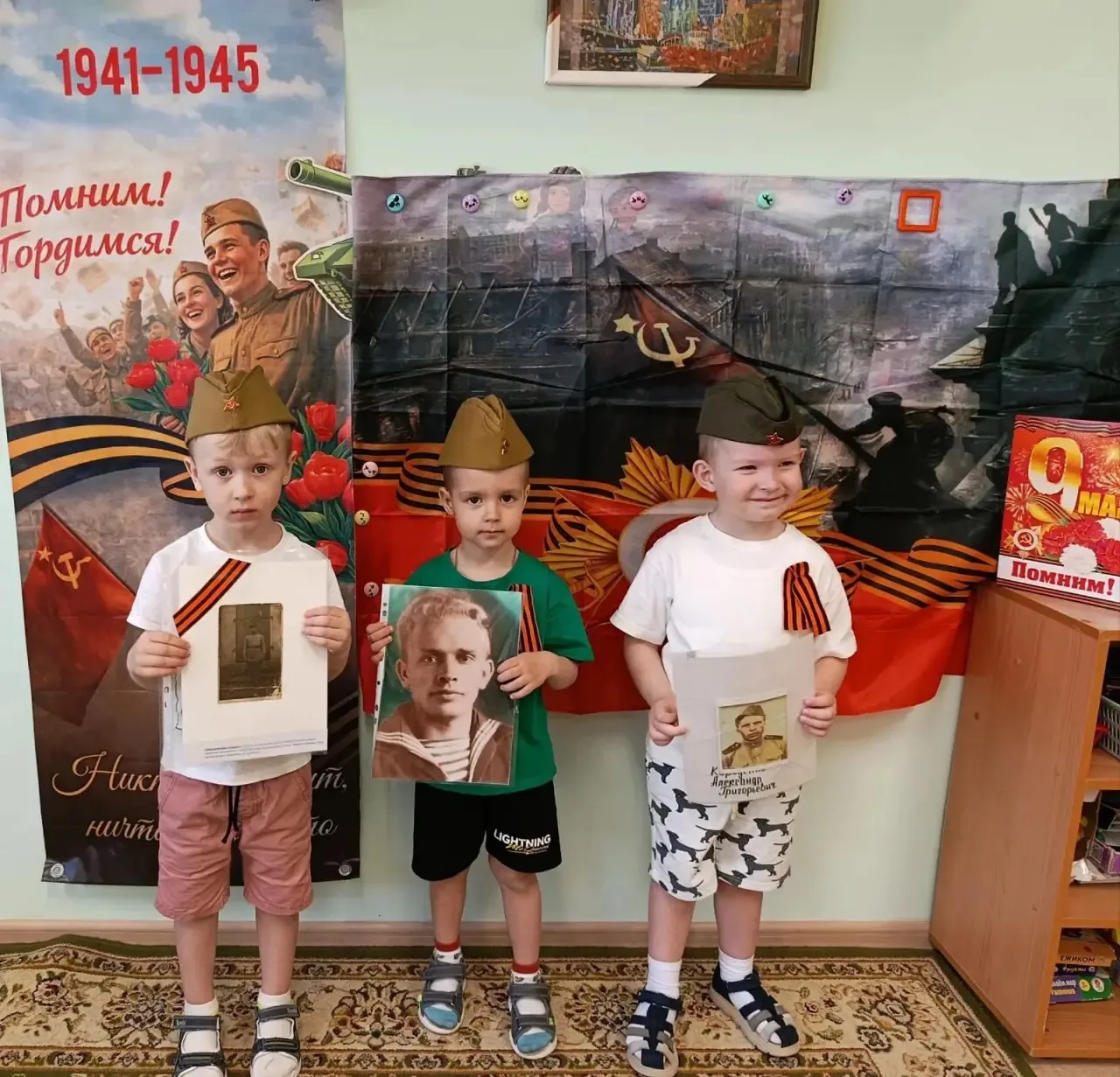 🔥 Маленькие сердца, большой подвиг

В «Лучиках» сегодня было тихо, но жарко. Тихо — потому что малы