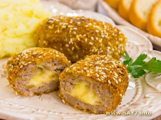 Котлеты из курицы с сыром внутри