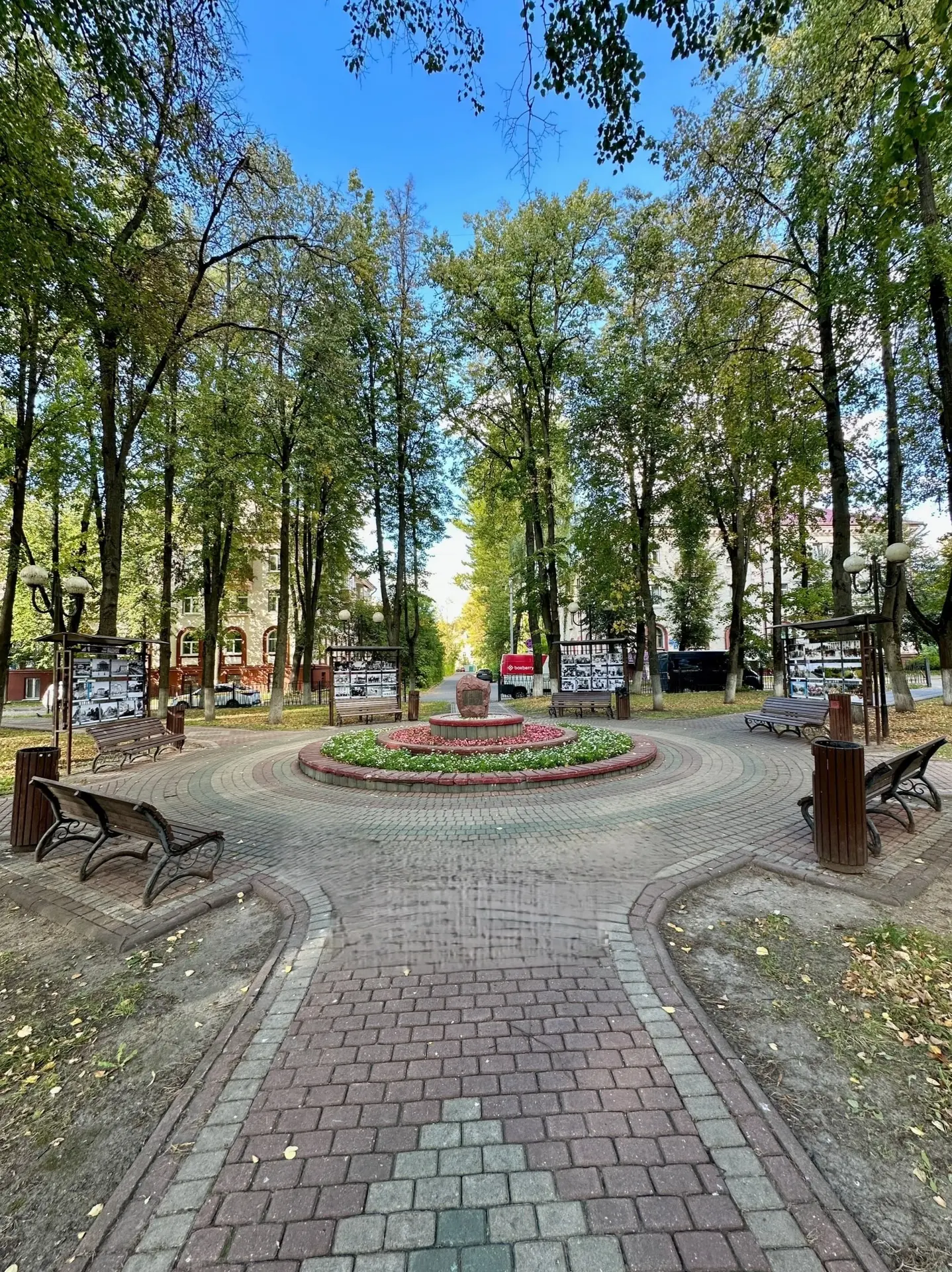 📸На Заводской улице открылась фотовыставка «Такое разное Видное»