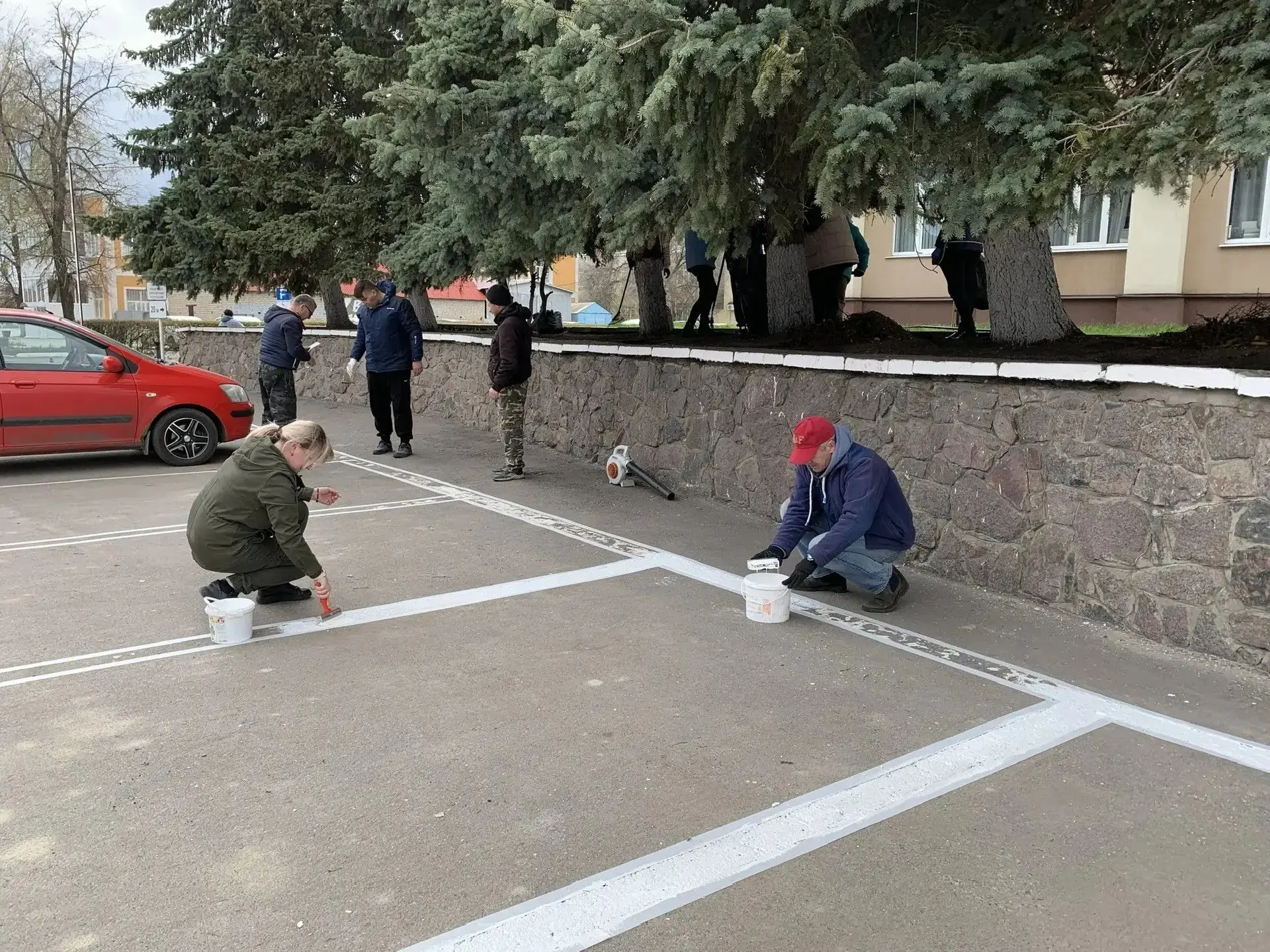 Сегодня в Панино прошел очередной субботник по благоустройству территории.
