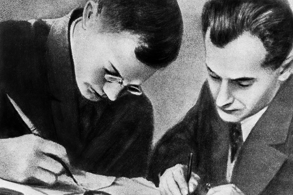 На очередной встрече женского клуба "У камелька" в Универсальной библиотеке участницы клуба познаком
