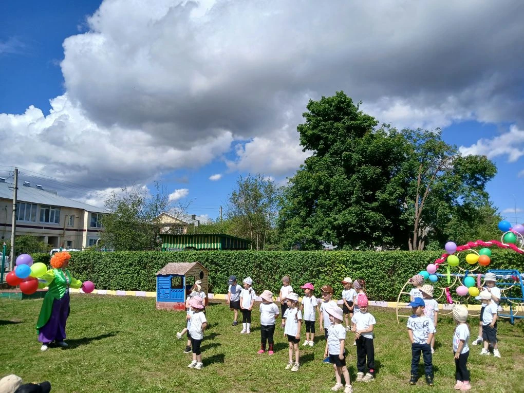 С Днём Защиты Детей🥰🎈🎈🎈желаем мирного неба над головой и пусть  звучит  только весё...